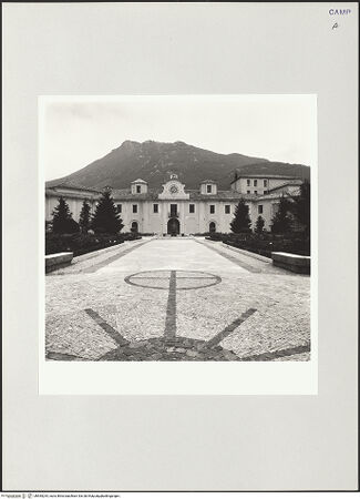 Vorderseite von Sigismondi, Roberto [http://creativecommons.org/licenses/by-nc-sa/4.0/] Palazzo Abbaziale di Loreto - Blick von Südosten, bh555234_recto. Foto: Sigismondi, Roberto.