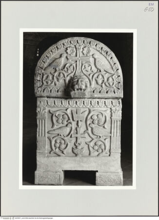 Vorderseite von Ravenna, Marco [https://www.deutsche-digitale-bibliothek.de/content/lizenzen/rv-ez/] Sarkophag des Erzbischofs Teodoro (gest. 691) - Rechte Seite, bh555811_recto. Foto: Ravenna, Marco.