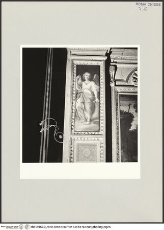 Vorderseite von Sopr. BAS ROMA [https://www.deutsche-digitale-bibliothek.de/content/lizenzen/rv-ez/] Zyklus von Engeln mit den Leidenswerkzeugen - linker Pilaster, oben: Engel mit Nägeln, bh555957-2_recto. Foto.