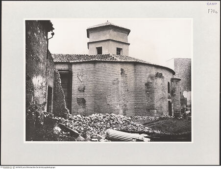 Vorderseite von ICCD [https://www.deutsche-digitale-bibliothek.de/content/lizenzen/rv-ez/] Santa SofiaSüdfassade - Teilansicht, bh556265_recto. Foto.