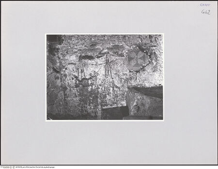 Vorderseite von Kunstgeschichtliches Institut Mainz [https://www.deutsche-digitale-bibliothek.de/content/lizenzen/rv-ez/] FreskenzyklusHeilige und Wanddekoration - Detail: Sockelvelum der Südwand, bh556398_recto. Foto.