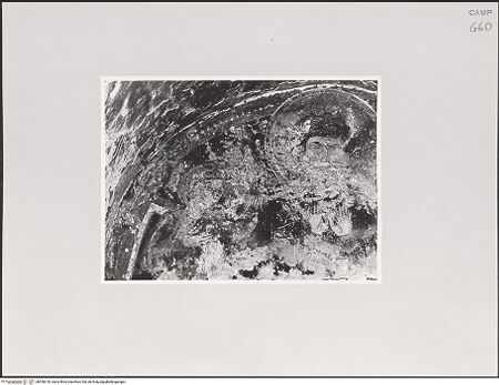 Vorderseite von unbekannt [https://www.deutsche-digitale-bibliothek.de/content/lizenzen/rv-ez/] FreskenzyklusPortalvorbau mit Lünette über dem Eingang (Madonna Orans und Engel) - Detail der Lünette: Maria, bh556418_recto. Foto.