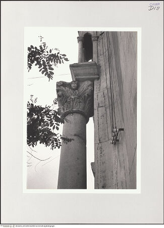 Vorderseite von Bibliotheca Hertziana [https://www.deutsche-digitale-bibliothek.de/content/lizenzen/rv-fz/] Rechte Säule - Rechte Seite, bh556595_recto. Foto.