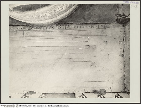 Vorderseite von Bibliotheca Hertziana [https://www.deutsche-digitale-bibliothek.de/content/lizenzen/rv-fz/] Grabplatte des Baumeisters Aldo - Detail: untere Hälfte, bh559853_recto. Foto: D'Onofrio, Cesare.