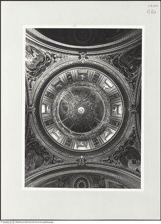 Vorderseite von Spina, Luigi [https://www.deutsche-digitale-bibliothek.de/content/lizenzen/rv-ez/] DuomoCappella di Santa Maria Suricorum - Gesamtinnenansicht der Kuppel, bh560442_recto. Foto: Spina, Luigi.