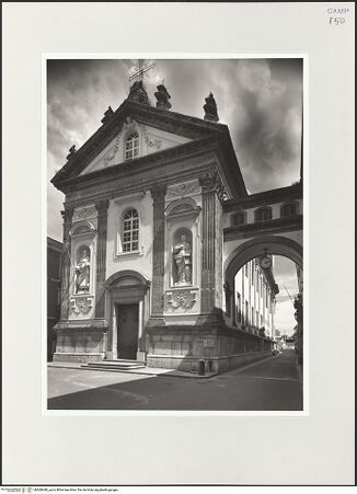 Vorderseite von Spina, Luigi [https://www.deutsche-digitale-bibliothek.de/content/lizenzen/rv-ez/] Chiesa dell'Annunciata - Fassade mit Blick auf Südseite und Übergang, bh560448_recto. Foto: Spina, Luigi.