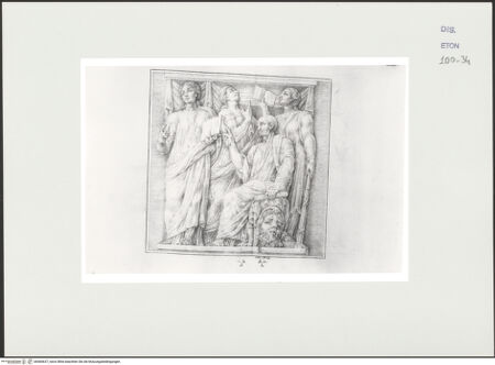 Vorderseite von Courtauld Institute, Conway Library [https://www.deutsche-digitale-bibliothek.de/content/lizenzen/rv-ez/] Sitzender Konsul, dahinter drei stehende weibliche Figuren mit Büchern (Sarkophagrelief, Villa Borghese, Rom) - , bh560637_recto. Foto.