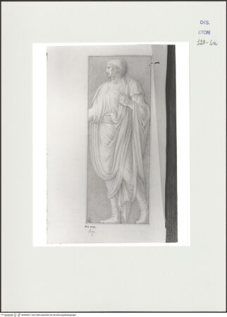 Vorderseite von Courtauld Institute, Conway Library [https://www.deutsche-digitale-bibliothek.de/content/lizenzen/rv-ez/] Stehende männliche Gewandfigur (Relief, Villa Borghese, Rom) - , bh560697_recto. Foto.