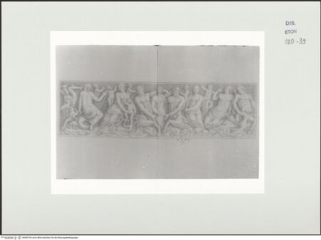 Vorderseite von Courtauld Institute, Conway Library [https://www.deutsche-digitale-bibliothek.de/content/lizenzen/rv-ez/] Sarkophagrelief mit Tritonen und Nereiden (Villa Borghese, Rom) - , bh560734_recto. Foto.