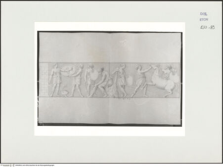 Vorderseite von Courtauld Institute, Conway Library [https://www.deutsche-digitale-bibliothek.de/content/lizenzen/rv-ez/] Geschichte einer Amazone (Sarkophagrelief, Villa Borghese, Rom)mittlerer Teil des Reliefs - , bh560804_recto. Foto.