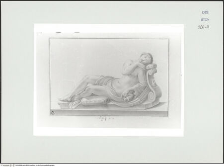 Vorderseite von Courtauld Institute, Conway Library [https://www.deutsche-digitale-bibliothek.de/content/lizenzen/rv-ez/] Schlafende Venus (Statue, Villa Strozzi, Rom) - , bh560854_recto. Foto.