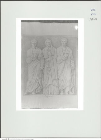 Vorderseite von Courtauld Institute, Conway Library [https://www.deutsche-digitale-bibliothek.de/content/lizenzen/rv-ez/] Drei stehende Gewandfiguren (Relief, Villa Montalto, Rom) - , bh560875_recto. Foto.