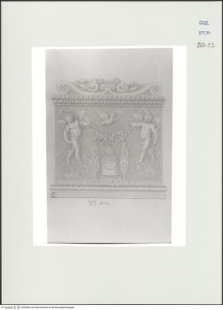 Vorderseite von Courtauld Institute, Conway Library [https://www.deutsche-digitale-bibliothek.de/content/lizenzen/rv-ez/] Zeichnungen nach einer antiken Basis mit Reliefschmuck (Villa Altieri, Rom)Frontansicht mit Putten, die eine Girlande tragen, Opferaltar und Schwan - , bh560898_recto. Foto.