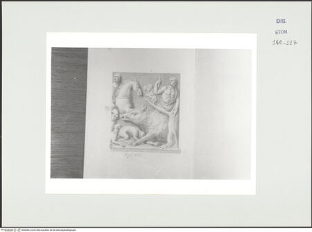 Vorderseite von Courtauld Institute, Conway Library [https://www.deutsche-digitale-bibliothek.de/content/lizenzen/rv-ez/] Serie von Zeichnungen nach dem Sarkophag der Markgräfin Mathilde von Tuszien (Pisa)rechter Teil des Frontreliefs: Wildschweinjagd im Beisein des Hippolytus - , bh560963_recto. Foto.