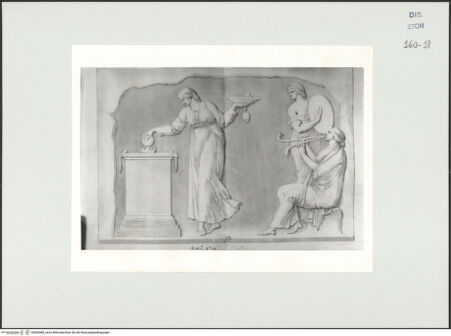 Vorderseite von Courtauld Institute, Conway Library [https://www.deutsche-digitale-bibliothek.de/content/lizenzen/rv-ez/] Opferszene (Relief, Palazzo Verospi, Rom) - , bh560988_recto. Foto.