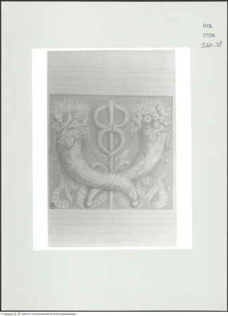 Vorderseite von Courtauld Institute, Conway Library [https://www.deutsche-digitale-bibliothek.de/content/lizenzen/rv-ez/] Serie von Zeichnungen nach einem Altar (?) der Fortuna (Villa Albani, Rom)Seitenrelief - , bh561016_recto. Foto.