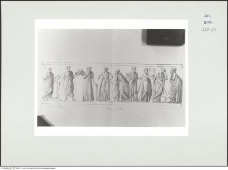 Vorderseite von Courtauld Institute, Conway Library [https://www.deutsche-digitale-bibliothek.de/content/lizenzen/rv-ez/] Musensarkophag (Villa Albani, Rom) - , bh561017_recto. Foto.