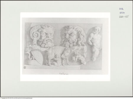 Vorderseite von Courtauld Institute, Conway Library [https://www.deutsche-digitale-bibliothek.de/content/lizenzen/rv-ez/] Relieffragment mit Masken, Amalthea (?) und Satyrn (Palazzo Vitelleschi, Rom) - , bh561035_recto. Foto.