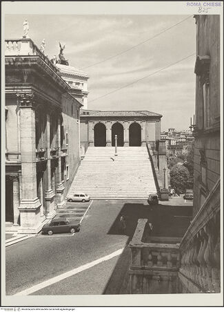 Vorderseite von Bibliotheca Hertziana [https://www.deutsche-digitale-bibliothek.de/content/lizenzen/rv-fz/] Santa Maria in AracoeliPortico di Paolo III - Gesamtansicht, bh563054_recto. Foto: D'Onofrio, Cesare.