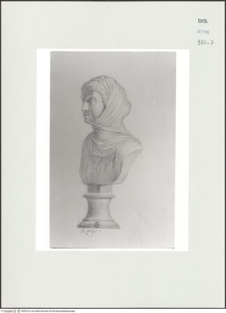 Vorderseite von Courtauld Institute, Conway Library [https://www.deutsche-digitale-bibliothek.de/content/lizenzen/rv-ez/] Büste einer Vestalin aus dem Palazzo Farnese - , bh563722_recto. Foto.