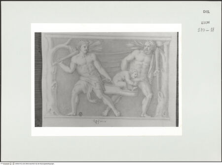 Vorderseite von Courtauld Institute, Conway Library [https://www.deutsche-digitale-bibliothek.de/content/lizenzen/rv-ez/] Serie von Zeichnungen nach einem antiken Sarkophag mit Reliefschmuck (Museo Archeologico Nazionale, Neapel)Zwei Satyrn, einen Korb mit einem Kind tragend (Relief der rechten Schmalseite) - , bh563735_recto. Foto.