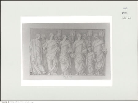 Vorderseite von Courtauld Institute, Conway Library [https://www.deutsche-digitale-bibliothek.de/content/lizenzen/rv-ez/] Serie von Zeichnungen nach einer antiken Basis mit Reliefschmuck aus den Horti Farnesiani (Forum Romanum?)Stehende männliche Gewandfiguren mit Feldzeichen (Seitenrelief) - , bh563742_recto. Foto.