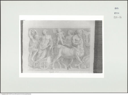 Vorderseite von Courtauld Institute, Conway Library [https://www.deutsche-digitale-bibliothek.de/content/lizenzen/rv-ez/] Serie von Zeichnungen nach einem antiken Sarkophag mit Reliefschmuck (Museo Archeologico Nazionale, Neapel)Bacchus und Kentauren (linker Teil des Frontreliefs) - , bh563746_recto. Foto.