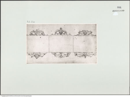 Vorderseite von Landesbildstelle Rheinland [https://www.deutsche-digitale-bibliothek.de/content/lizenzen/rv-ez/] L'arte del disegno, e le vivezze dell'ingegno di Guglielmo della Porta celebre scultore, et architetto ... (2 Bände)Erster (großer) Band mit dem ersten SkizzenheftFolio 23 verso (Seite 47): Rahmendekoration für drei Bild- oder Inschrifttafeln - , bh563984_recto. Foto.