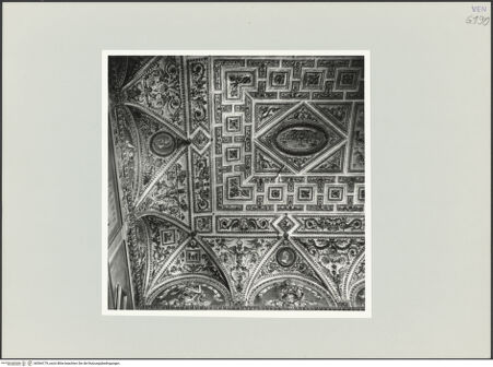 Vorderseite von Bibliotheca Hertziana [https://www.deutsche-digitale-bibliothek.de/content/lizenzen/rv-fz/] Teilansicht, bh564179_recto. Foto: Schmidt, Hans Werner.