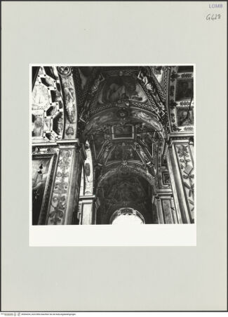 Vorderseite von Bibliotheca Hertziana [https://www.deutsche-digitale-bibliothek.de/content/lizenzen/rv-fz/] Santa Maria presso San CelsoLinkes Seitenschiff (Nordseitenschiff) - Seitenschiff (Nord), Gewölbe, die drei letzten Joche nach Osten, bh564204_recto. Foto: Schmidt, Hans Werner.