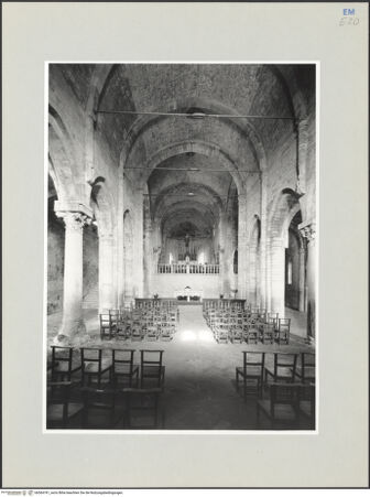 Vorderseite von Foto Marburg [https://www.deutsche-digitale-bibliothek.de/content/lizenzen/rv-ez/] San Leone & Duomo - Inneres, Mittelschiff nach Osten, bh564741_recto. Foto.