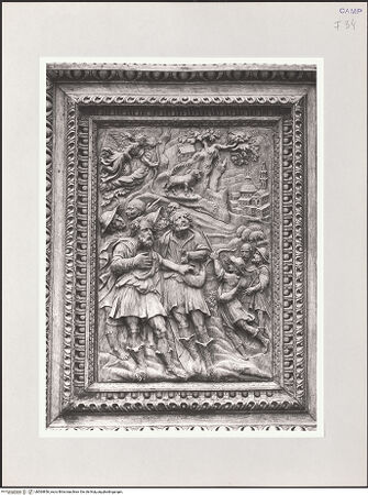 Vorderseite von Sigismondi, Roberto [http://creativecommons.org/licenses/by-nc-sa/4.0/] Holztüren mit Episoden aus der Geschichte des Erzengels MichaelAuf dem Monte Gargano erscheint der Erzengel Michael dem Garganus, Bischof von Siponto - Gesamtansicht, bh564856_recto. Foto: Sigismondi, Roberto.