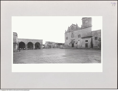 Vorderseite von Sigismondi, Roberto [https://www.deutsche-digitale-bibliothek.de/content/lizenzen/rv-fz/] San Giorgio - Ansicht der Fassade mit vorgelagerter Piazza, bh564963_recto. Foto: Sigismondi, Roberto.