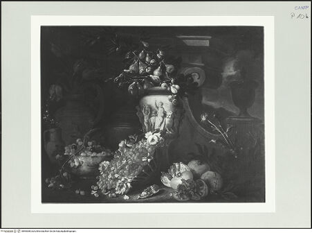 Vorderseite von Pedicini, Luciano [https://www.deutsche-digitale-bibliothek.de/content/lizenzen/rv-ez/] Stilleben mit Früchten und Blumen - Gesamtansicht, bh565388_recto. Foto: Pedicini, Luciano.