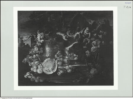 Vorderseite von Pedicini, Luciano [https://www.deutsche-digitale-bibliothek.de/content/lizenzen/rv-ez/] Stilleben mit Wasserspielen, Blumen und Früchten - Gesamtansicht, bh565391_recto. Foto: Pedicini, Luciano.