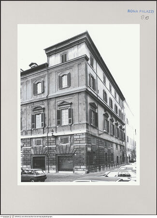 Vorderseite von Bibliotheca Hertziana [https://www.deutsche-digitale-bibliothek.de/content/lizenzen/rv-fz/] Palazzo Maccarani-Stati - Ecke zur Piazza di Sant'Eustachio (Nordseite) und Seite zur Via del Teatro Valle, bh565422_recto. Foto: Malter, Barbara.
