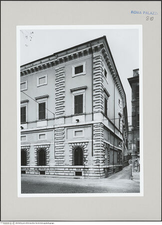 Vorderseite von unbekannt [https://www.deutsche-digitale-bibliothek.de/content/lizenzen/rv-fz/] Palazzo SalviatiAußenbau - Nordostecke des Palazzos, bh565426_recto. Foto: Malter, Barbara.