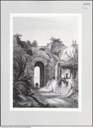 Vorderseite von Archivio dell'Arte [https://www.deutsche-digitale-bibliothek.de/content/lizenzen/rv-ez/] Der Arco Felice - Gesamtansicht, bh565623_recto. Foto: Pedicini, Luciano.