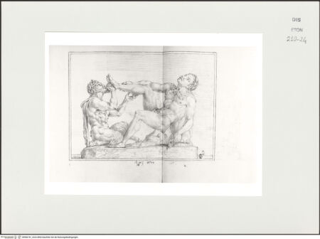 Vorderseite von Courtauld Institute, Conway Library [https://www.deutsche-digitale-bibliothek.de/content/lizenzen/rv-ez/] Pan zieht einen Dorn aus dem Fuß eines Satyrs (Statue, Palazzo Mattei, Roma) - , bh566741_recto. Foto.