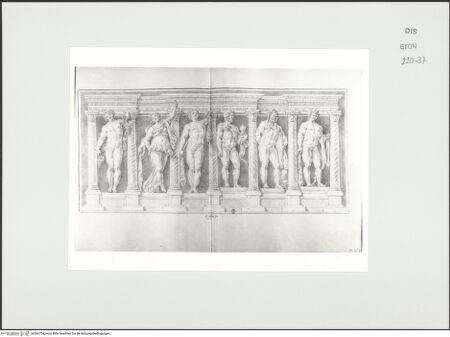 Vorderseite von Courtauld Institute, Conway Library [https://www.deutsche-digitale-bibliothek.de/content/lizenzen/rv-ez/] Sarkophagrelief mit Herkules, Bacchus und anderen mythologischen Figuren (Palazzo Mattei, Roma) - , bh566754_recto. Foto.