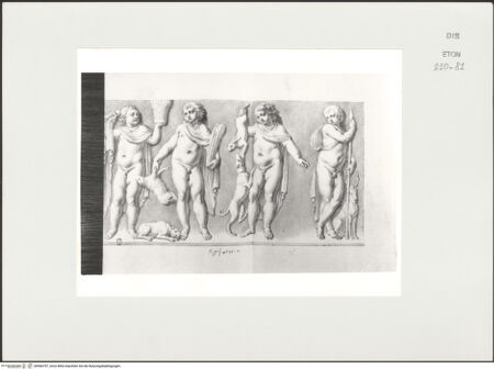 Vorderseite von Courtauld Institute, Conway Library [https://www.deutsche-digitale-bibliothek.de/content/lizenzen/rv-ez/] Zeichnungen nach einem Sarkophagrelief mit männlicher (?) Gewandfigur und acht Putten (Palazzo Mattei, Rom)Vier Putten mit Hunden und Jagdtrophäen (rechter Teil des Reliefs) - , bh566797_recto. Foto.