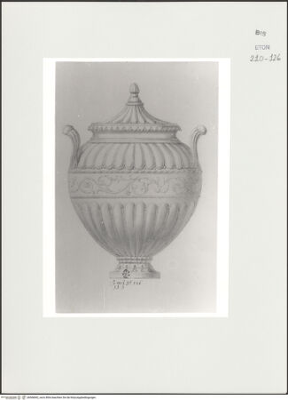 Vorderseite von Courtauld Institute, Conway Library [https://www.deutsche-digitale-bibliothek.de/content/lizenzen/rv-ez/] Urne (Palazzo Mattei, Roma) - , bh566842_recto. Foto.