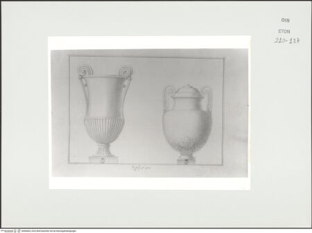 Vorderseite von Courtauld Institute, Conway Library [https://www.deutsche-digitale-bibliothek.de/content/lizenzen/rv-ez/] Zwei Vasen (Palazzo Mattei, Roma) - , bh566843_recto. Foto.