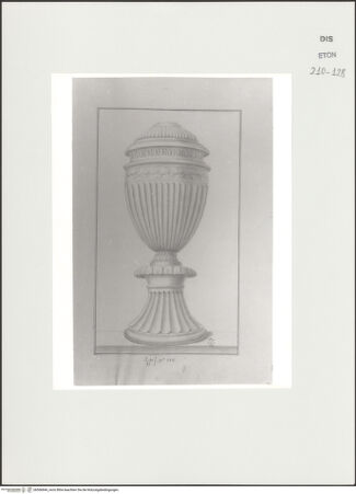 Vorderseite von Courtauld Institute, Conway Library [https://www.deutsche-digitale-bibliothek.de/content/lizenzen/rv-ez/] Urne (Palazzo Mattei, Roma) - , bh566844_recto. Foto.