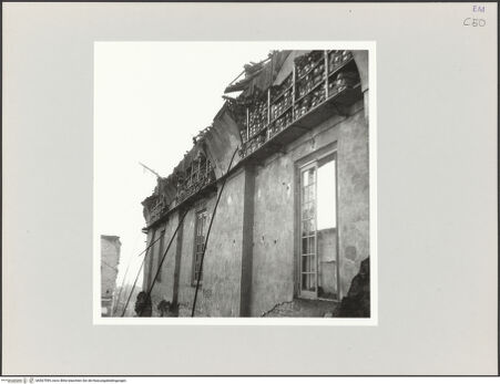 Vorderseite von Bibliotheca Hertziana [https://www.deutsche-digitale-bibliothek.de/content/lizenzen/rv-fz/] Palazzo della PilottaBiblioteca Palatina - Zustand nach Kriegszerstörung (1944.05.13), bh567599_recto. Foto: Schmidt, Hans Werner.