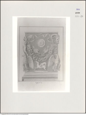 Vorderseite von Courtauld Institute, Conway Library [https://www.deutsche-digitale-bibliothek.de/content/lizenzen/rv-ez/] Serie von Zeichnungen nach einem dreiseitigen Opferaltar (Villa Medici, Rom)Rechte Seite mit Putten, Satyrköpfen, Girlanden, Adlern und weiteren Ornamenten - , bh567785_recto. Foto.