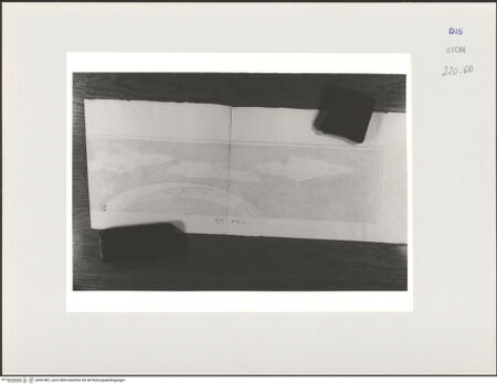 Vorderseite von Courtauld Institute, Conway Library [https://www.deutsche-digitale-bibliothek.de/content/lizenzen/rv-ez/] Serie von Zeichnungen nach einem antiken Relief (Villa Medici, Rom)Wolken und Tierkreiszeichen (rechter oberer Teil des Reliefs) - , bh567807_recto. Foto.