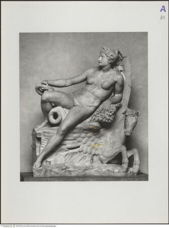 Vorderseite von Hirmer Fotoarchiv [https://www.deutsche-digitale-bibliothek.de/content/lizenzen/rv-ez/] Quellnymphe Kastalia - , bh567844_recto. Foto.