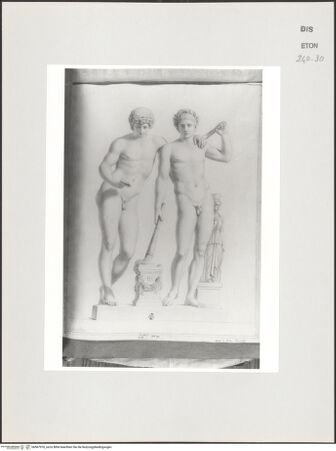 Vorderseite von Courtauld Institute, Conway Library [https://www.deutsche-digitale-bibliothek.de/content/lizenzen/rv-ez/] Castor und Pollux (Statuengruppe, Museo del Prado, Madrid) - , bh567976_recto. Foto.