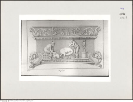 Vorderseite von Courtauld Institute, Conway Library [https://www.deutsche-digitale-bibliothek.de/content/lizenzen/rv-ez/] Serie von Zeichnungen nach einem antiken Sockel mit Reliefschmuck (Musei Vaticani, Rom)Satyr, Mänade und Huftier, das sein Junges säugt (Seitenrelief) - , bh568014_recto. Foto.